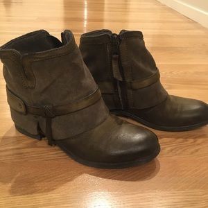 Olive green ankle boots, Miz Mooz